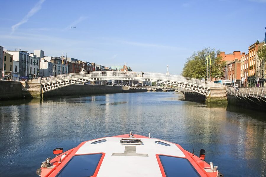 Dublin: River Liffey Sightseeing Cruise - The Ha’penny Bridge and Custom House