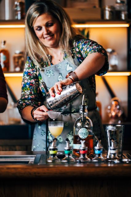 Dublin: Roe and Co Distillery Cocktail Workshop Experience - Choosing the Flavours cocktail workshop