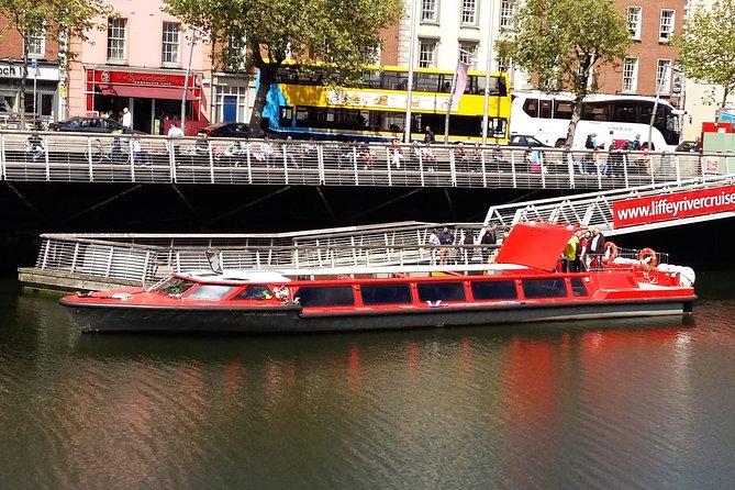 Dublin Sightseeing Cruise on River Liffey with Local Guide - Docklands, from shipyards to new Dublin