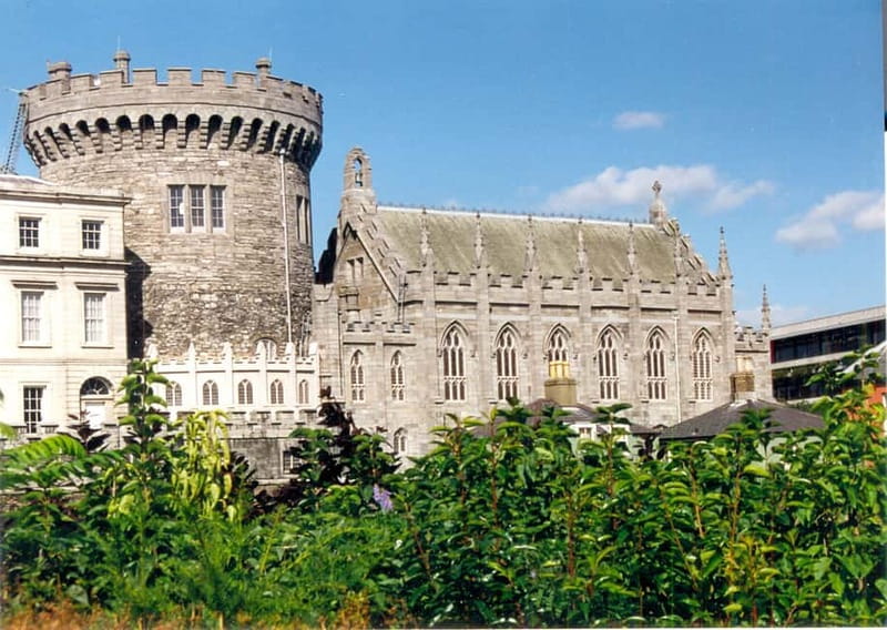 Dublin: Sightseeing Walking Tour in German - Starting at the Tree of Gold on Dame Street
