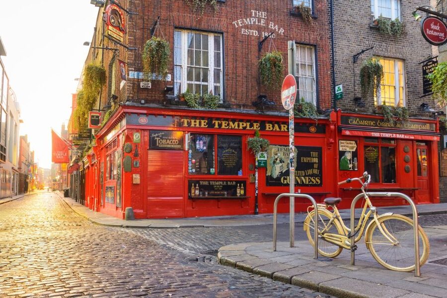 Dublin: Skip-the-line Book of Kells & Old Town Private Tour - Key points at a glance