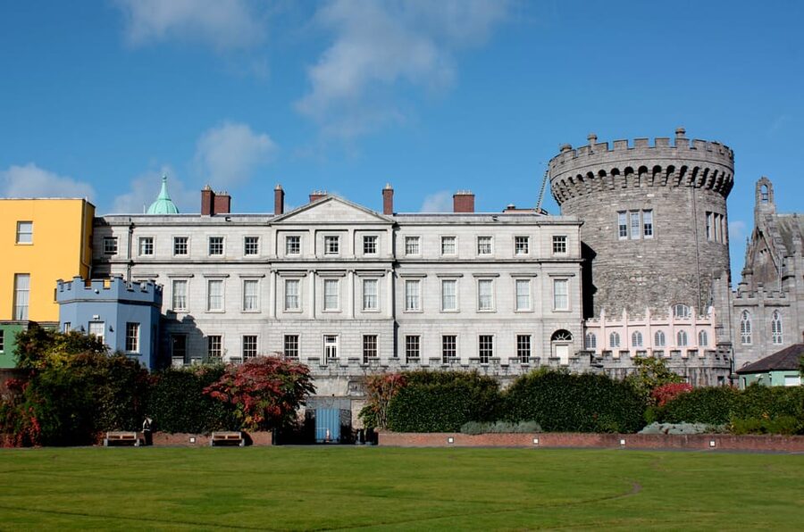 Dublin: St Patrick's, Book of Kells, and Dublin Castle Tour - Walking time, group size, and the real pace