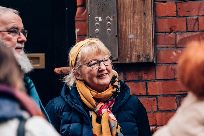 Dublin Storytelling Pub Tour - 3 stops, drinks & local snacks - Three pubs, three chances to listen