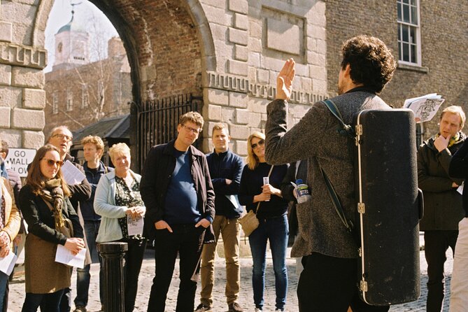 Dublin Traditional Irish Music Walking Tour with Live Performance - Dublin Castle and the Ship Street gate