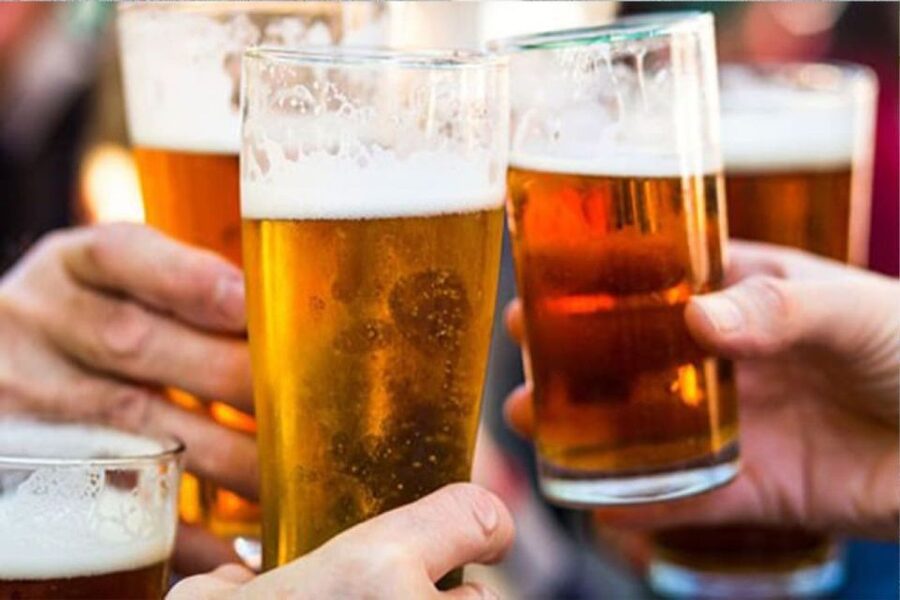 Dublin: Traditional Pubs Walking Tour with Local Guide - The first pub: learning how to order the Irish way