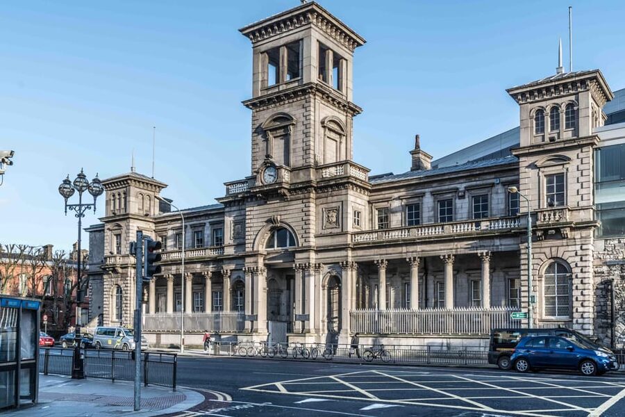 Dublin walking tour: ghosts & haunted places - Four Courts, Dublin Castle, and the route’s central landmarks