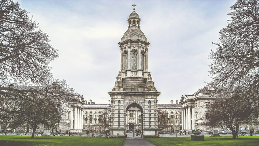 Dublin walking tour: ghosts & haunted places - Trinity College and the return to Wolfe Tone