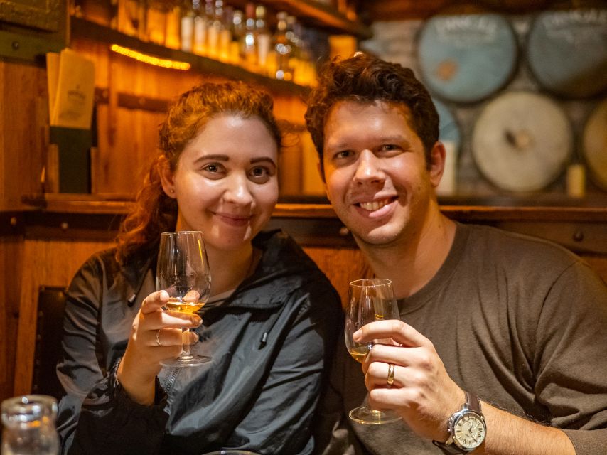 Dublin: Whiskey Tasting Tour - Five Irish whiskeys in two Dublin pubs