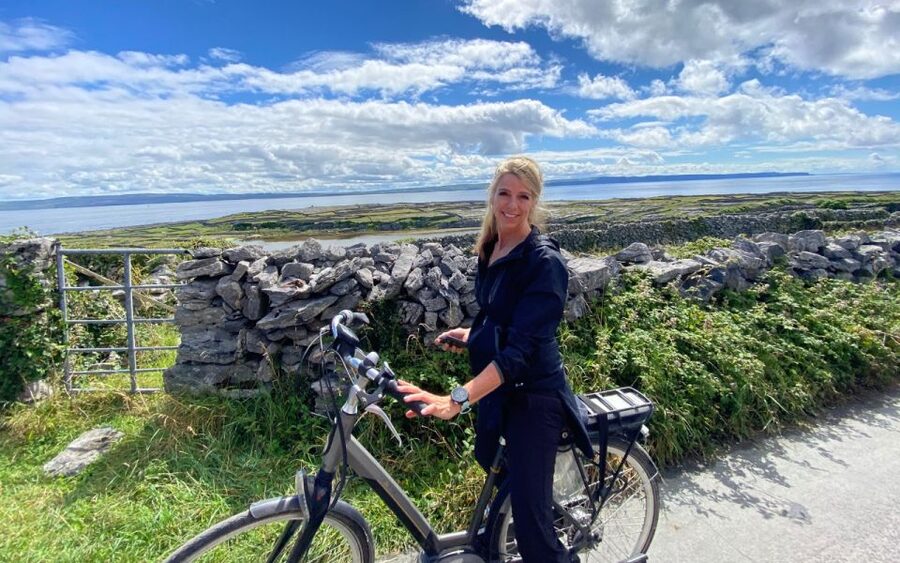 From Doolin: Day Trip to Inisheer with Bike or Bus Tour - Is the $142 price good value?