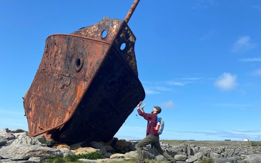 From Doolin: Day Trip to Inisheer with Bike or Bus Tour - Tea, coffee, and scones at a local cafe