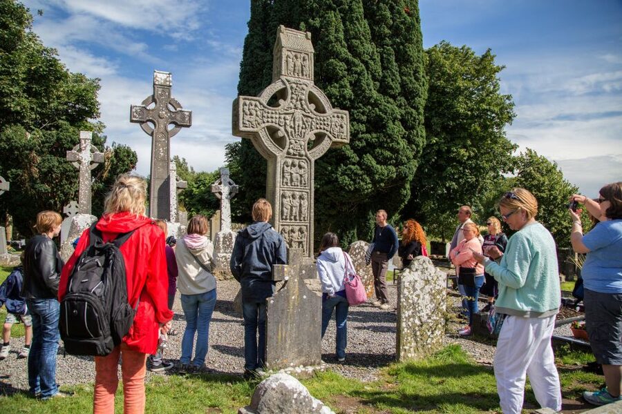 From Dublin: Celtic Boyne Valley and Ancient Sites Tour - The guides make or break the day