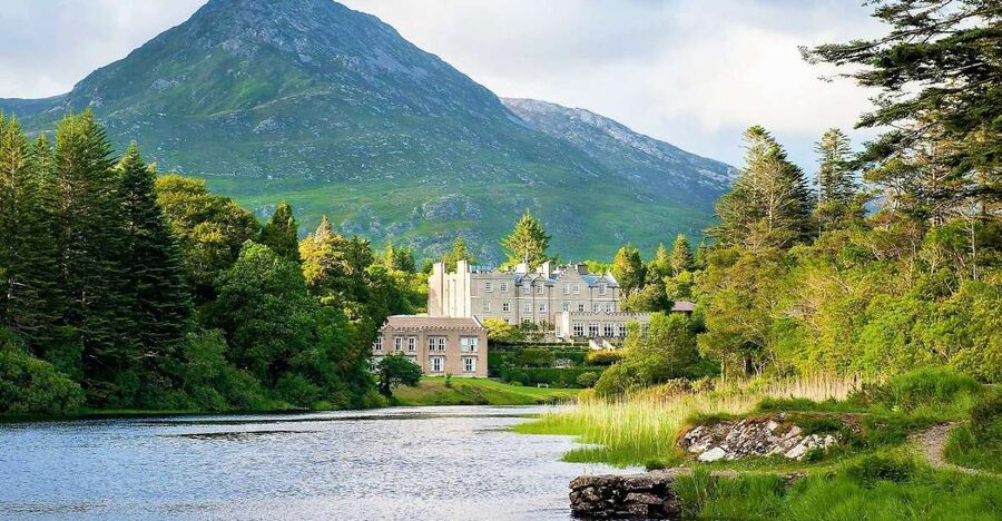 From Galway: Castles of Connemara Full-Day Tour - Bridges, giants, and the Inagh Valley
