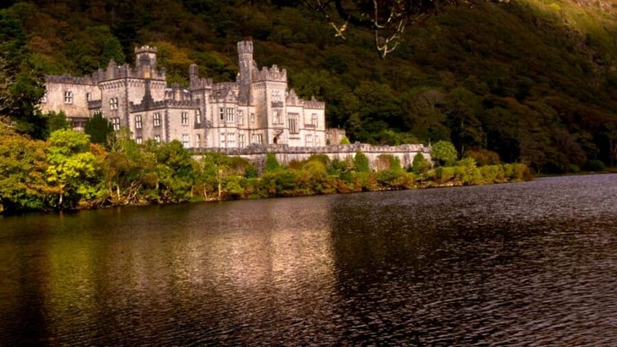 From Galway: Connemara, Kylemore Abbey or National Park Tour - Roundstone, a small village with a big setting