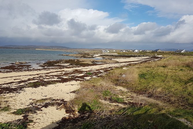 From Galway: Guided tour of Connemara with 3 hour stop in Kylemore Abbey - The National Park alternative