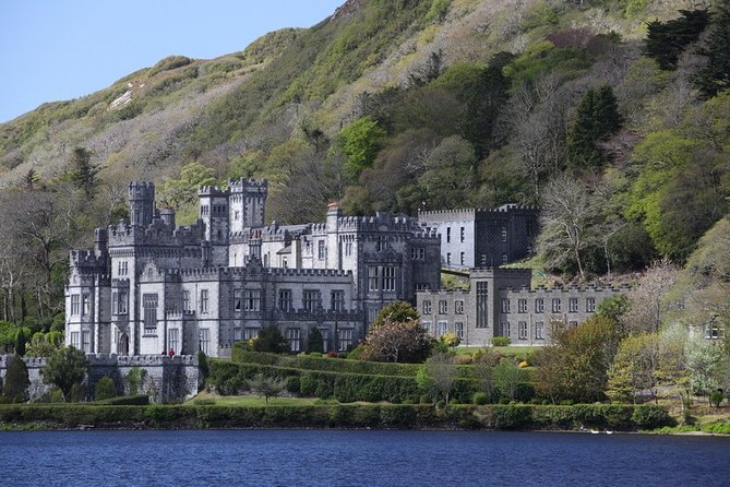 From Galway: Guided tour of Connemara with 3 hour stop in Kylemore Abbey - Lough Inagh, Recess, and the ride home