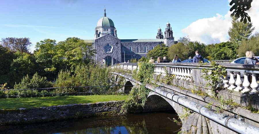 Galway City: Guided 1.5-Hour Walking Tour - Key points at a glance