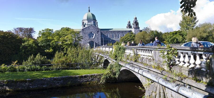 Galway City: Guided 1.5-Hour Walking Tour - Spanish Arch, the sea, and the Claddagh