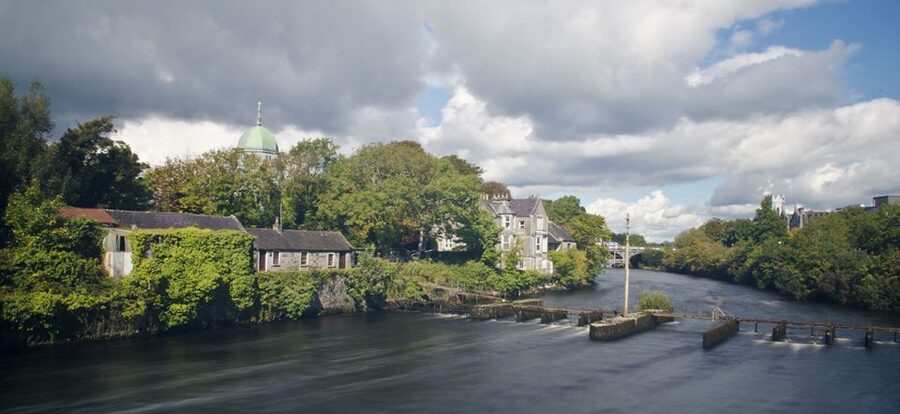 Galway City: Guided 1.5-Hour Walking Tour - Gary’s style and the value of local guidance