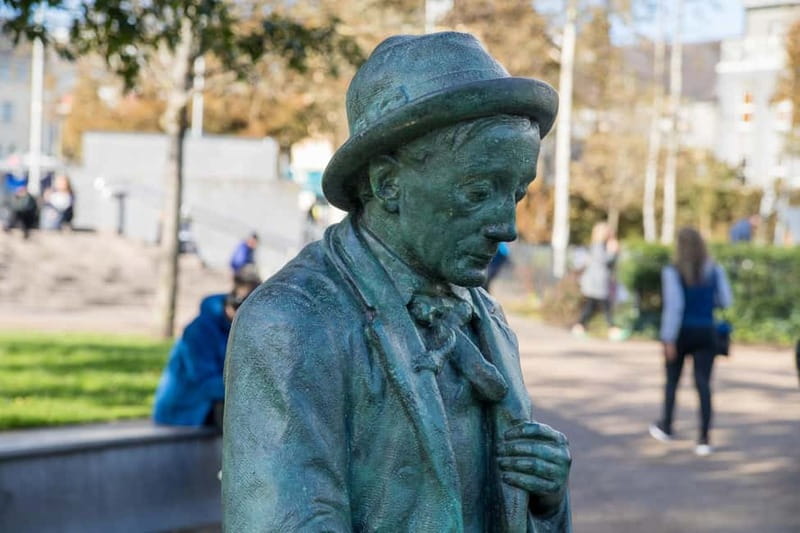 Galway City Walk: Rougues, Rebels and Rakes - Lynch’s Castle and the 14 Tribes of Galway