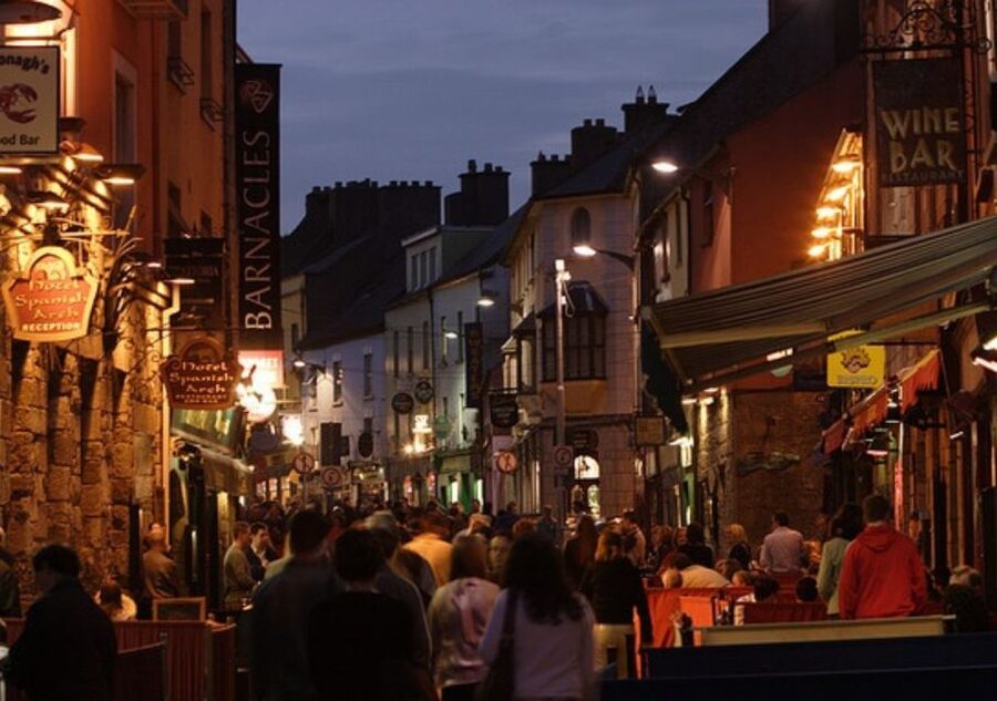 Galway: Dark History Guided City Walking Tour - Meeting at Eyre Square and getting settled