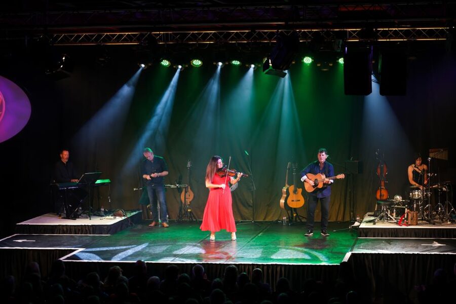 Galway: Trad on the Prom Ticket with Irish Music and Dancing - Storytelling and the Irish sense of fun
