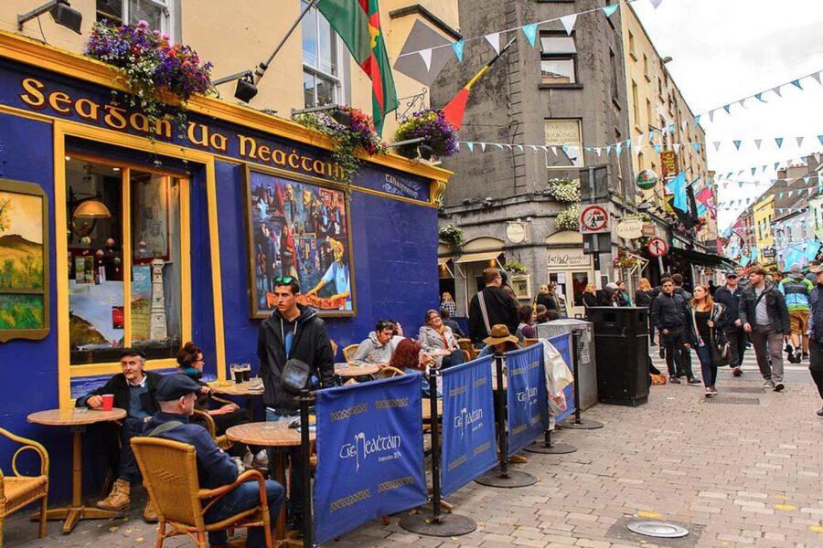 Galway: Welcome to Galway Walking Tour - Music, language, and the Galway welcome