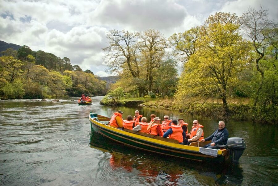 Gap of Dunloe & Lakes of Killlarney Boat Tour - Walking the six-mile Gap of Dunloe