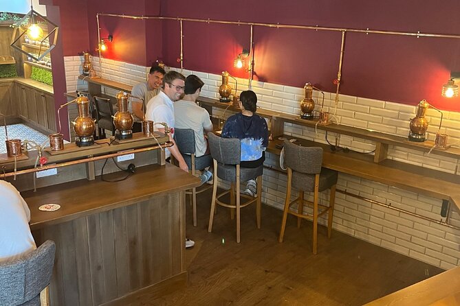 Gin-Maker's Tasting & Tour - A short history of gin before the tasting