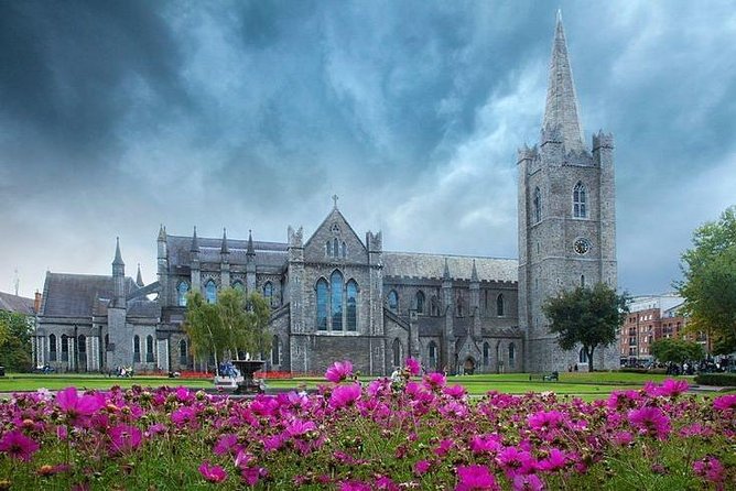 Go City: Dublin Pass | Save up to 50% - Includes 35+ Things To Do - How the Dublin Pass works on the street