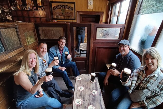 Guinness Storehouse: Entry ticket + Perfect Pint Pub Tour - Learning how to pour the perfect Guinness