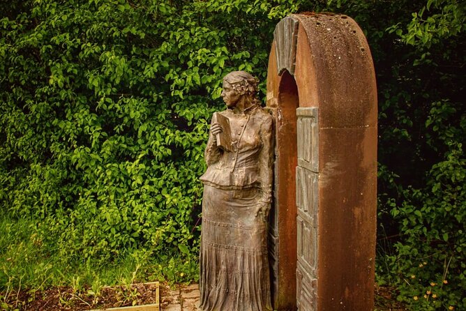Maria Edgeworth Center-A Self-Guided Audio Tour - Entering the former 1840 school building