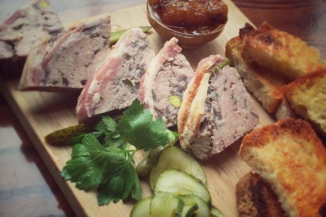 Meet and Eat Dublin: Dublin Food Walking Tour - Dublin on a plate, from the first morning stop