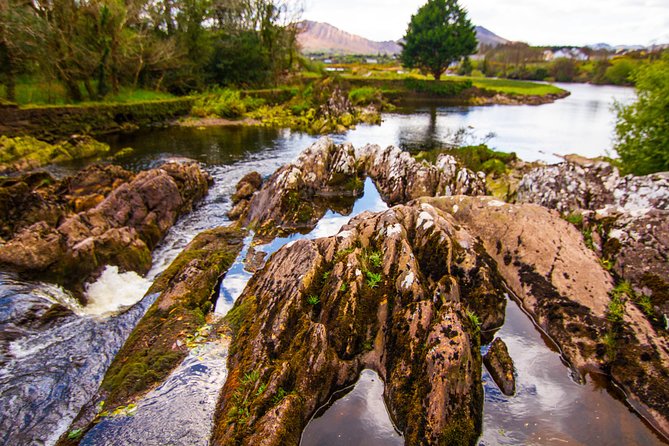 NO 1 Ring of Kerry Tour inc Killarney Lakes & National Park - Cahersiveen and the O’Connell story