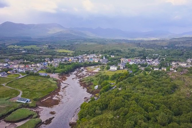NO 1 Ring of Kerry Tour inc Killarney Lakes & National Park - Sneem, the colorful pause in the circuit