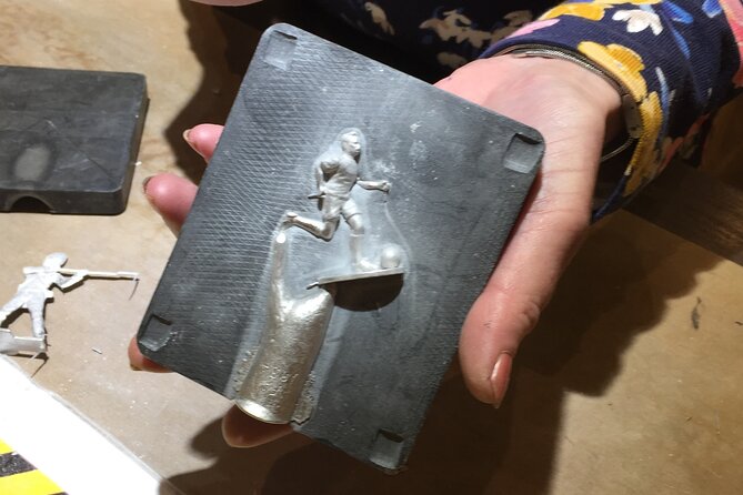 Paint a Metal Miniature - Painting the primed figure with acrylics