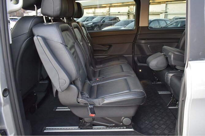 Private Dublin Airport Transfer to & from Belfast City - A private link between Dublin Airport and Belfast