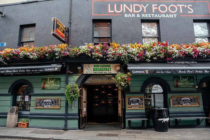 PRIVATE Dublin Kickstart Tour With a Local PRIVATE Guide - The route may add Trinity, Molly Malone, or St. Stephen’s Green
