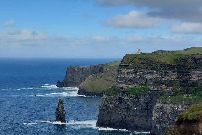 Private Limousine hire Cliffs of Moher Day Tour - Poulnabrone Dolmen and the first farmers of the Burren