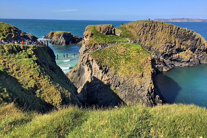 Private Northern Ireland Day Tour from Dublin - The 8:00 a.m. departure and the long road north