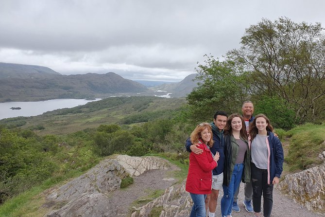 Private Ring of Kerry Tour in Ireland - Portmagee: lunch with a view of Valentia Island