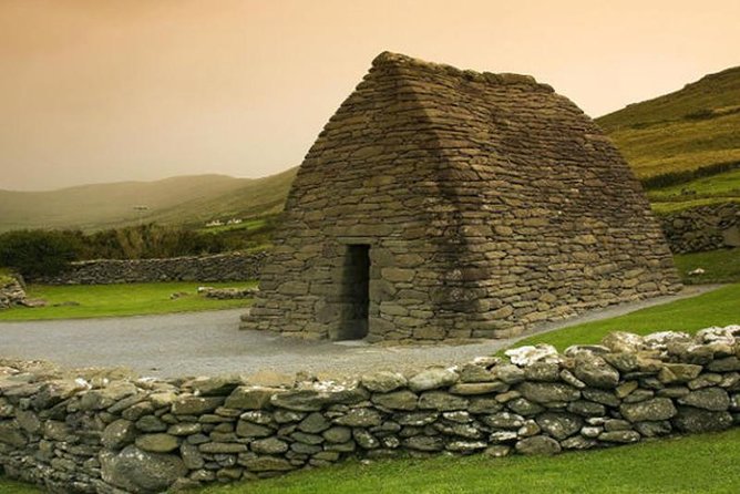 Private Tour: Dingle Peninsula from Kerry. Waterville, Tralee etc - The Blasket Centre: island life in an hour