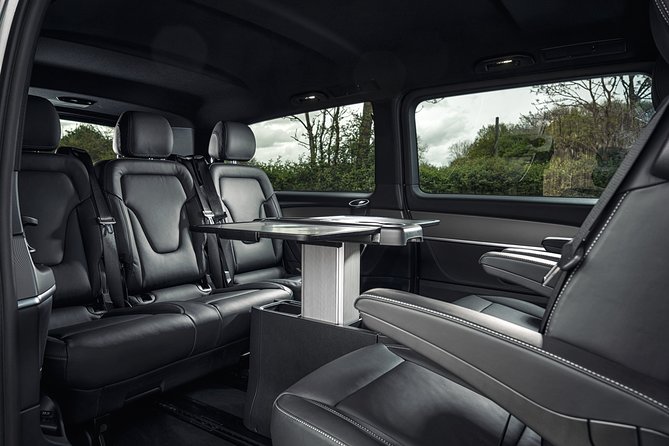 Private Transfer: Dublin Airport DUB to Dublin by Luxury Van - A calm start at Dublin Airport