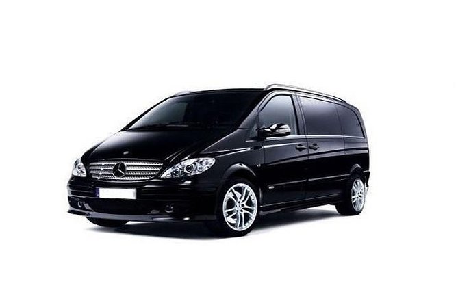 Private Transfer from Dublin city Center to Dublin airport One way Minivan - What the 30-minute ride is like