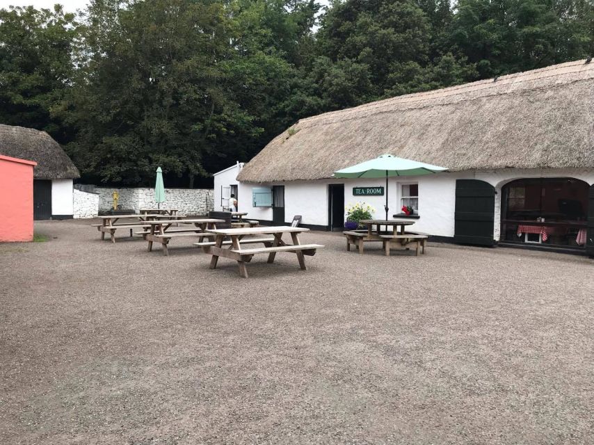 Rail Tour: The Cliffs of Moher & Bunratty Castle Tour - Lunch in Doolin and the practical side of a long day