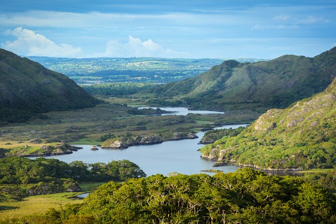 Ring of Kerry: Portmagee and Skellig Ring Tour from Killarney - Starting in Killarney with a small group