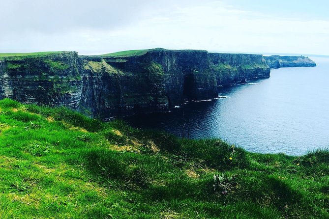 Scogliere di moher e Galway in italiano - Galway in novanta minuti, strade, musica e mercanti