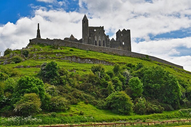 Semi Private tour Rock of Cashel - Cahir castle & Kilkenny - The Rock of Cashel, Ireland’s unforgettable hilltop ruin