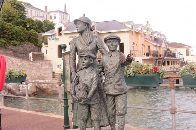 Shore Excursion From Cork: Including Blarney Castle and Kinsale - Blarney Castle and the race to the stone