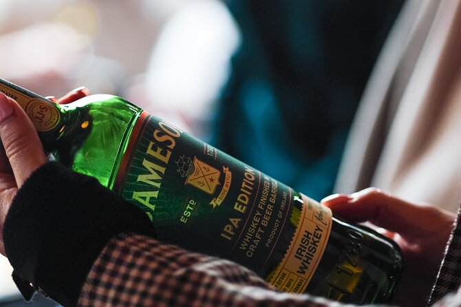 Sip and Stroll Whiskey History Walking Tour in Dublin - The Swan Bar and Dublin’s snug tradition