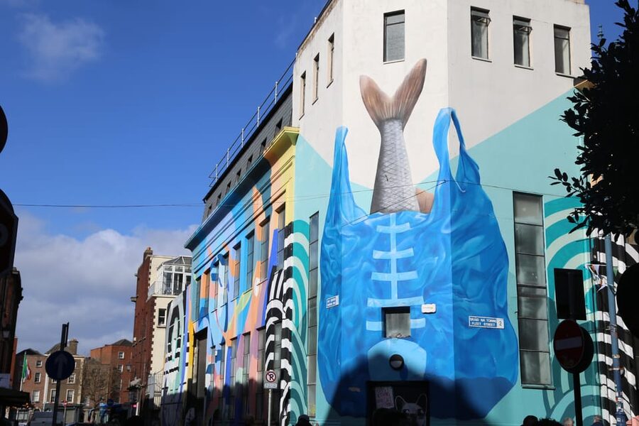 Street Art Walking Tour - What the guide adds that a self-guided walk cannot